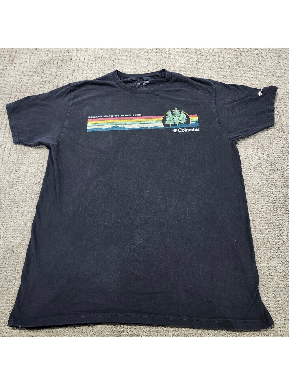 Columbia Black Graphic T-Shirt with Outdoor Design Size Large